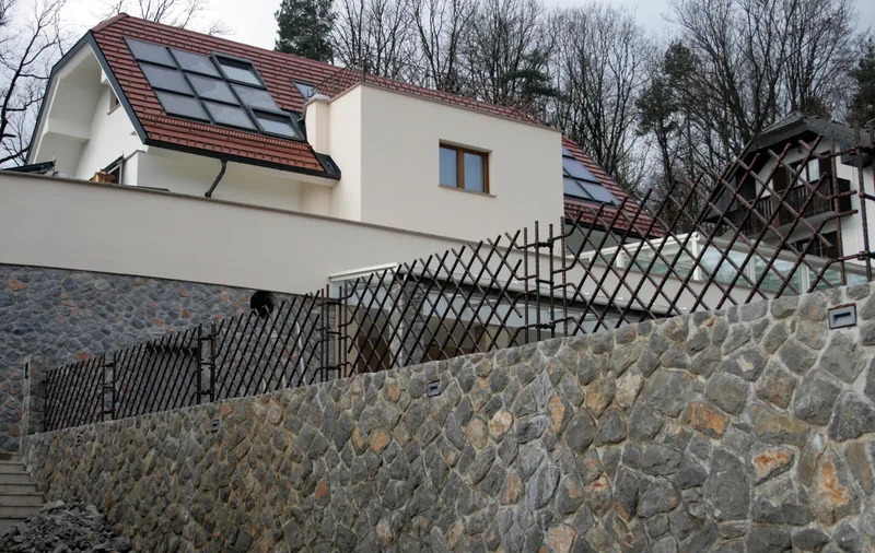 Kovana vratna ograja Ljubljana